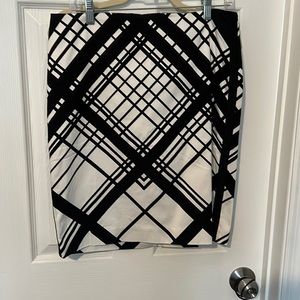 White House Black Market Skirt, Size 10